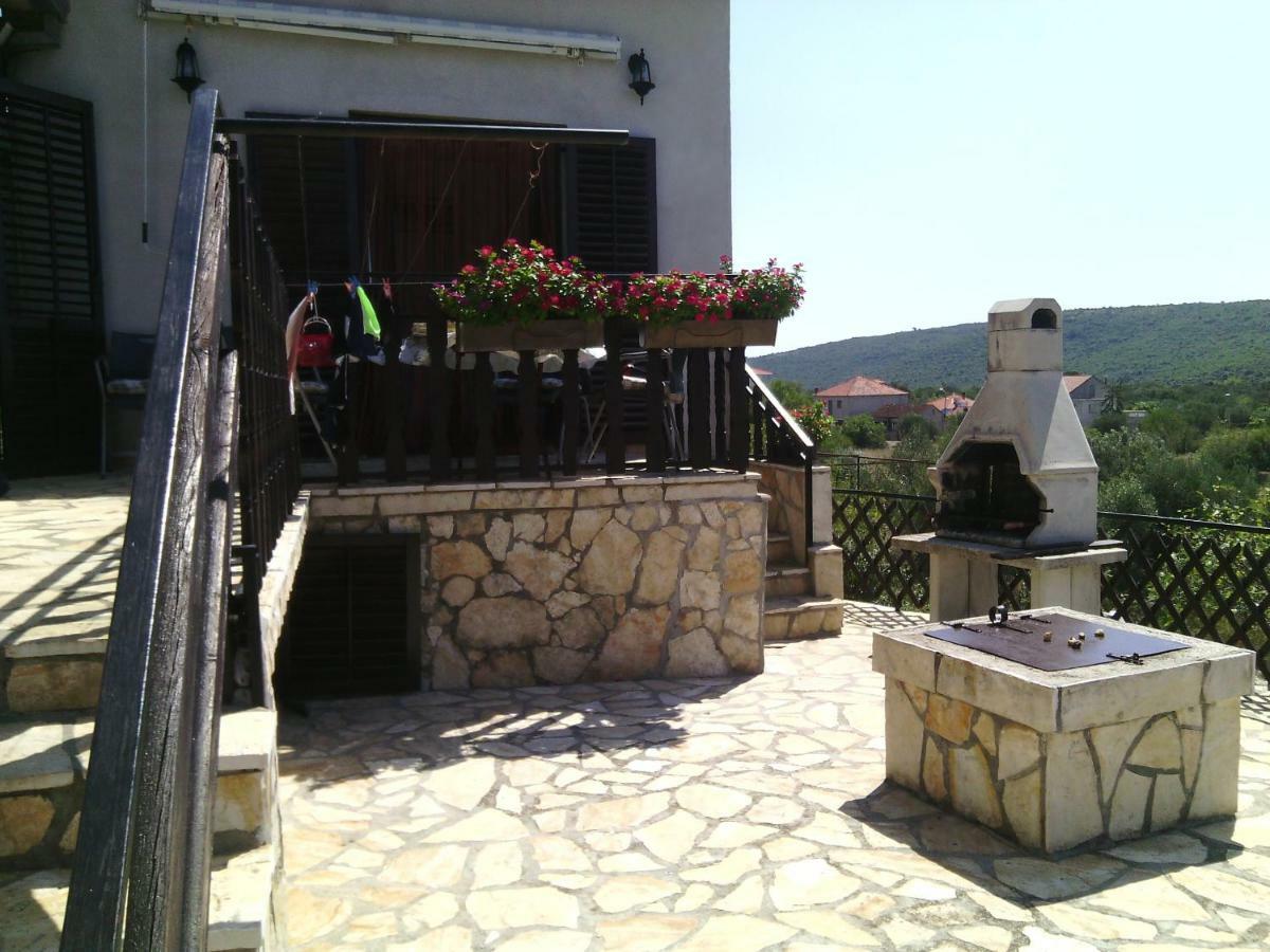 Luminaria Solis Vacation Home Rogoznica  Exterior photo