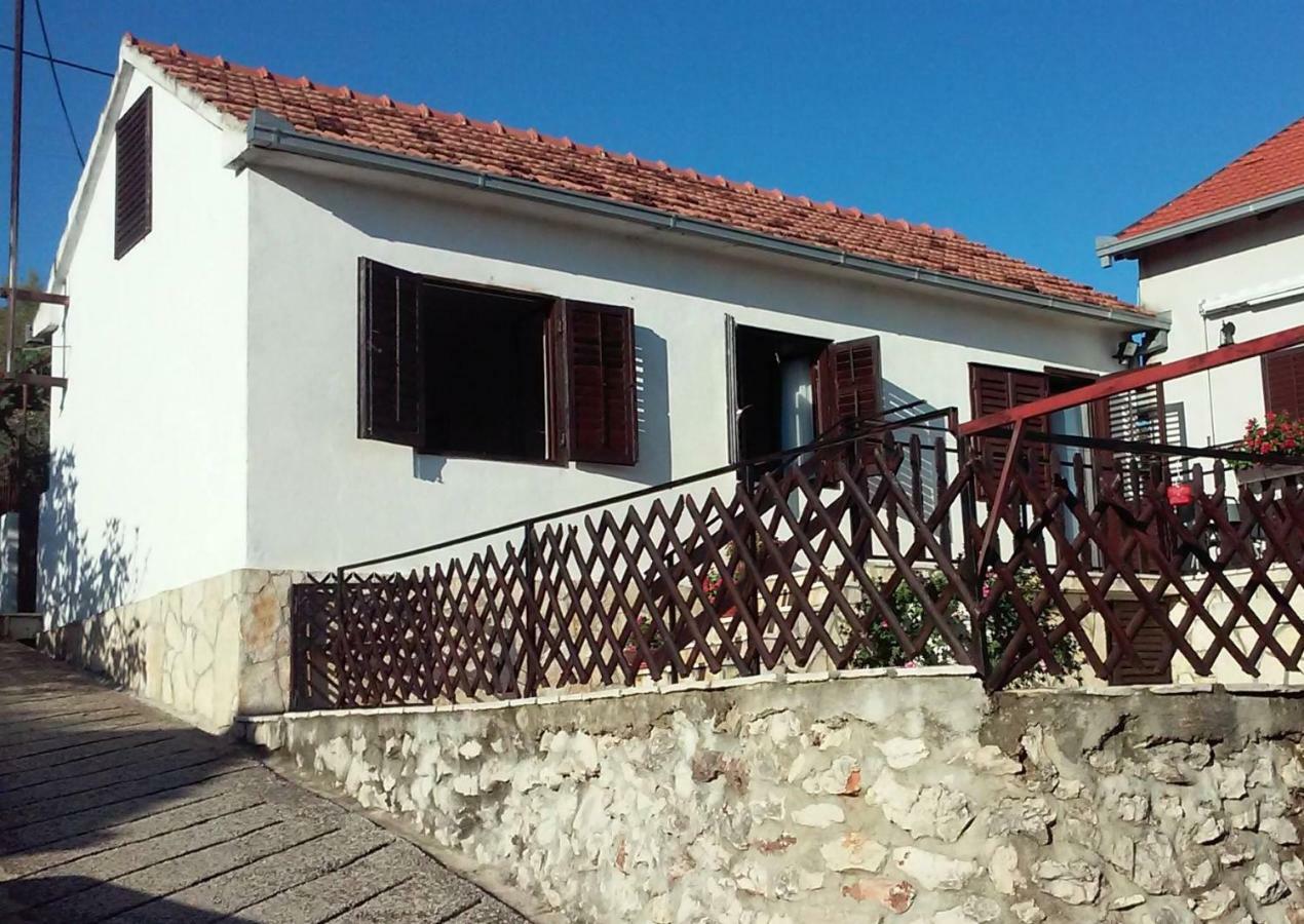 Luminaria Solis Vacation Home Rogoznica  Exterior photo